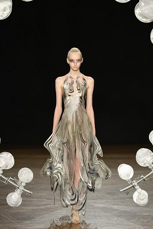 Iris van Herpen, Robe {Suminagashi}, collection « Hypnosis », 2019