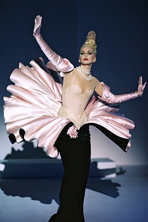 Collection « Anniversaire des 20 ans », haute couture automne-hiver 1995-1996