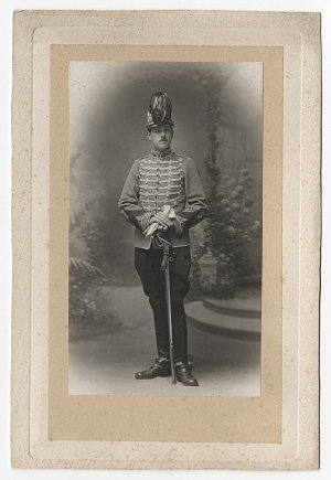 Nissim de Camondo en tenue de hussard, 1914