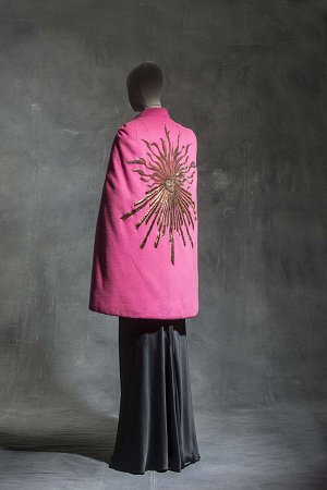 Elsa Schiaparelli, Cape « Phoebus », Haute couture hiver 1938