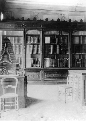 La bibliothèque du 3 place des Vosges dans les années 1890