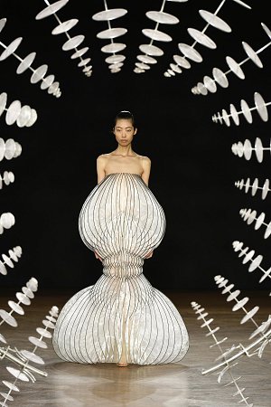 Iris van Herpen, Robe {Epicycle}, collection « Hypnosis », 2019