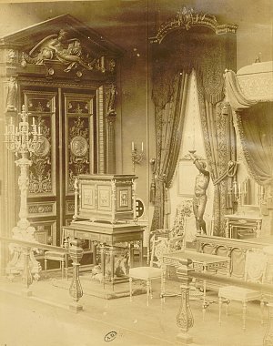 Stand Fourdinois à l'exposition des arts du bois organisée par l'Union centrale des Arts décoratifs de 1882