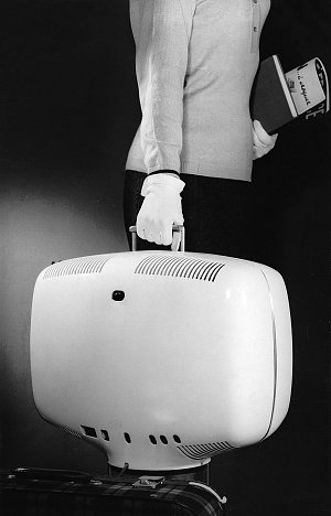 Portable television set P111, Téléavia, 1963