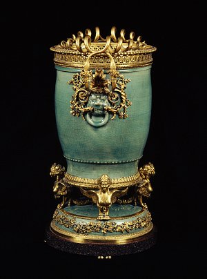 Vase (d'une paire), XVIIIe siècle, bronzes ciselés et dorés par Pierre Gouthière d'après un dessin de François-Joseph Bélanger, 1782