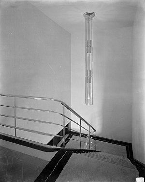 Staircase of the grand hall and suspended ceiling light by Eckart Muthesius, c. 1933